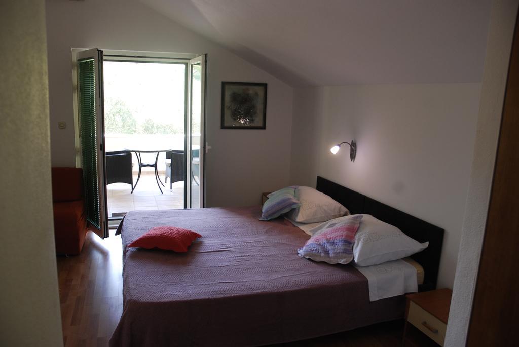 Apartments Silvana Lastovo Екстер'єр фото