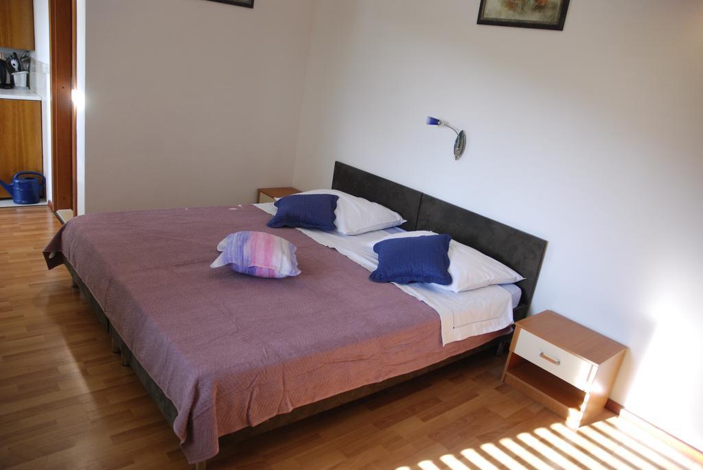 Apartments Silvana Lastovo Екстер'єр фото