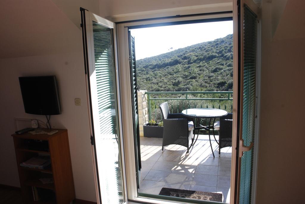 Apartments Silvana Lastovo Екстер'єр фото