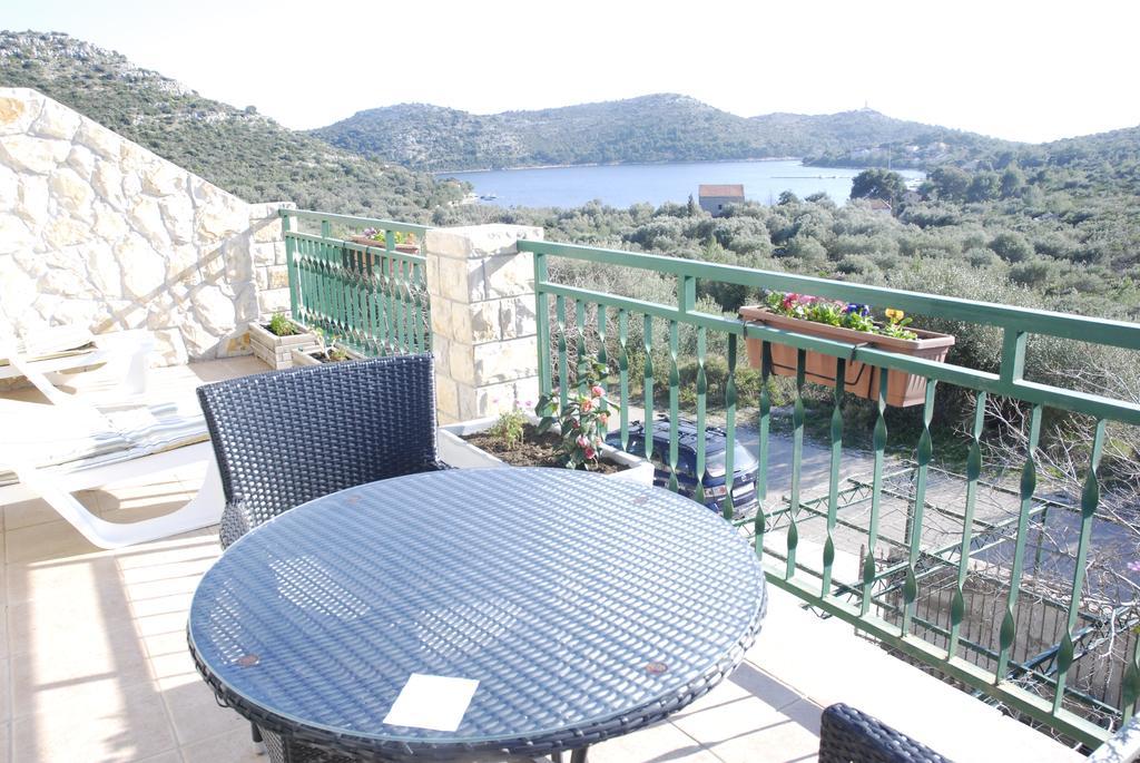 Apartments Silvana Lastovo Екстер'єр фото